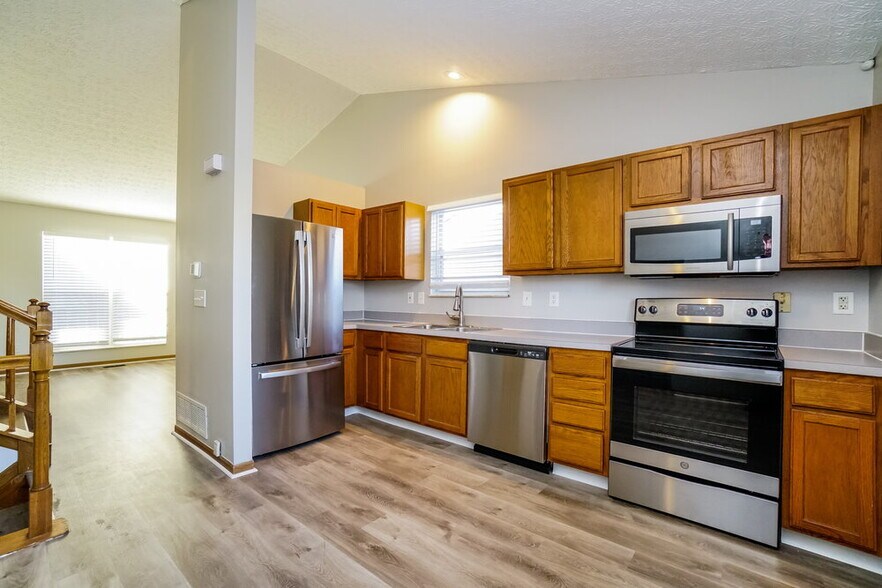 Building Photo - 3294 Bellowind Dr