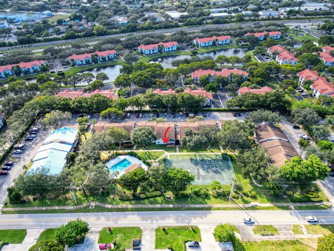 Building Photo - 3402 Gardens E Dr