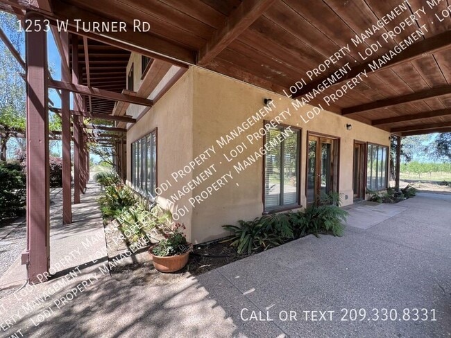 Building Photo - 1253 W Turner Rd
