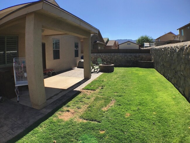 Building Photo - Sandstone Ranch Estates 4 Bed/2Bath with Refrig A/C