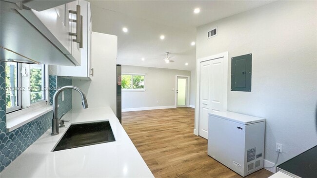 Building Photo - 45 Gumbo Limbo Ave