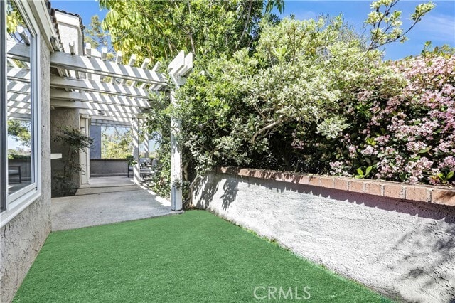 Building Photo - 17 Valley View