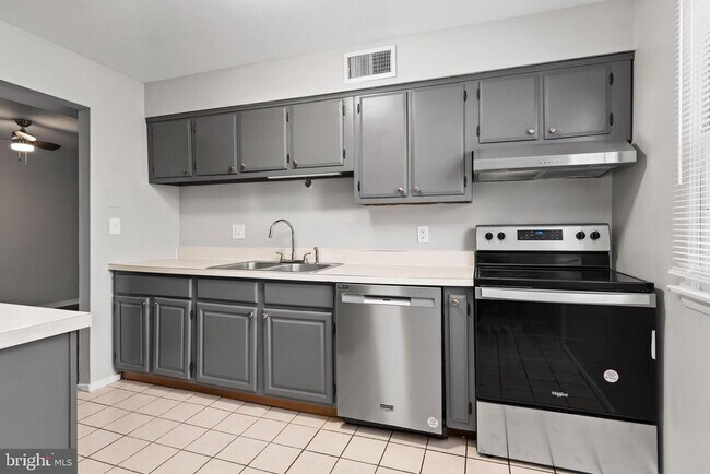 Building Photo - 4341 Carlisle Pike