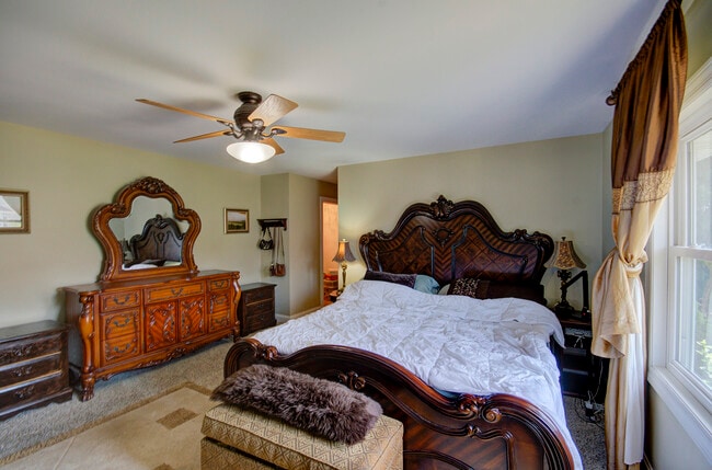 Building Photo - 501 Lincoln Ave