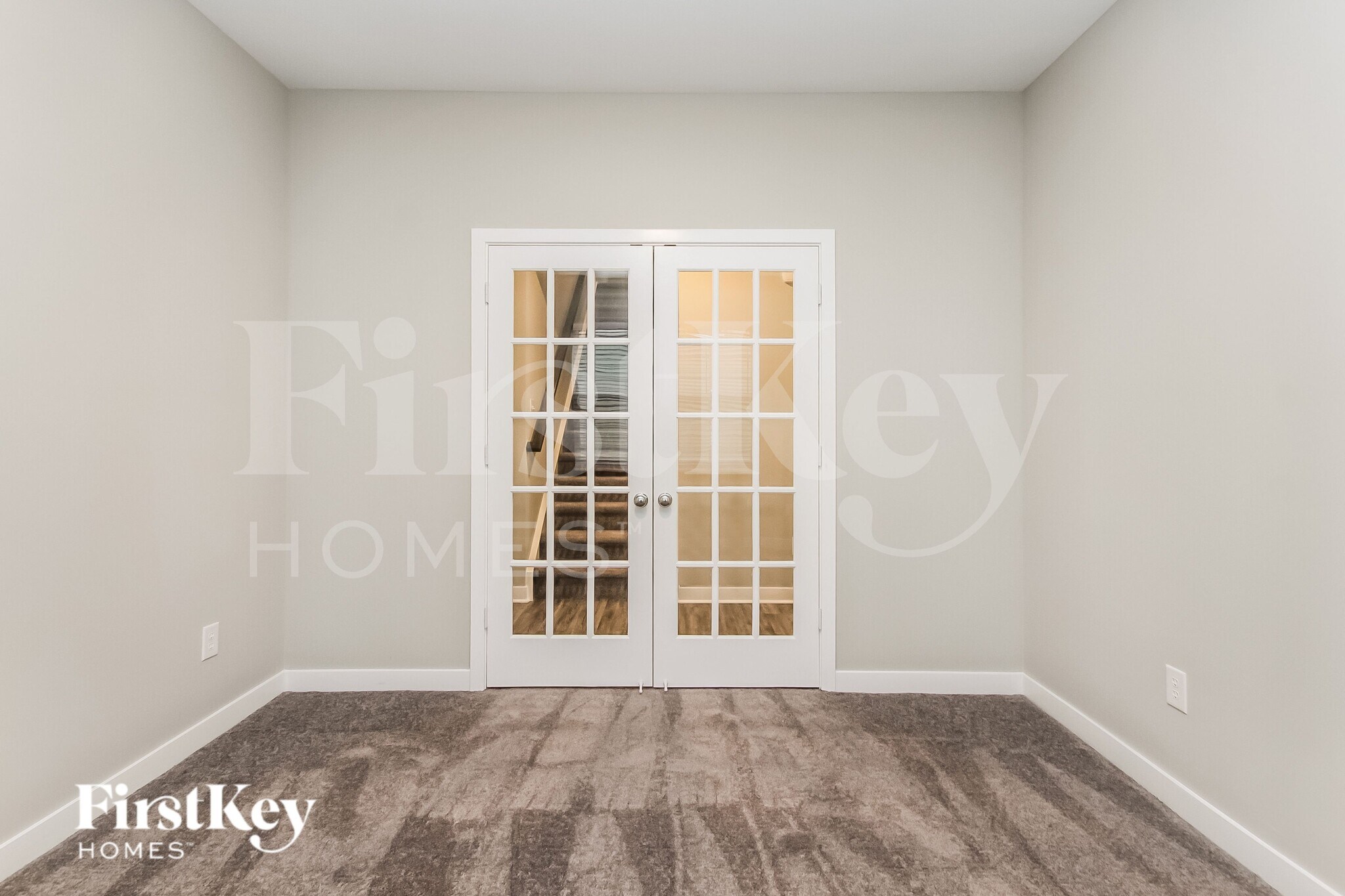 Building Photo - 2416 S Carlota Dr