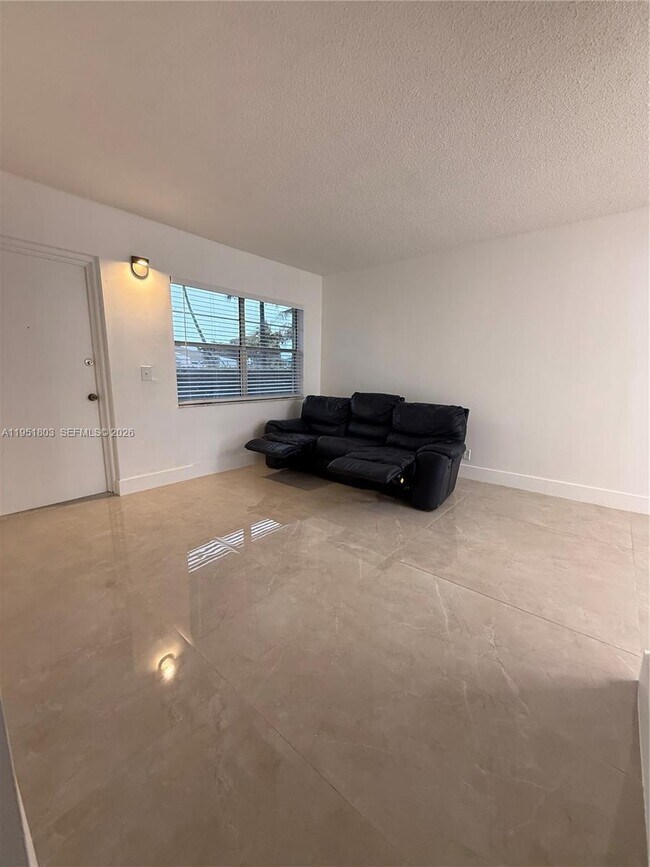 Building Photo - 6650 Royal Palm Blvd