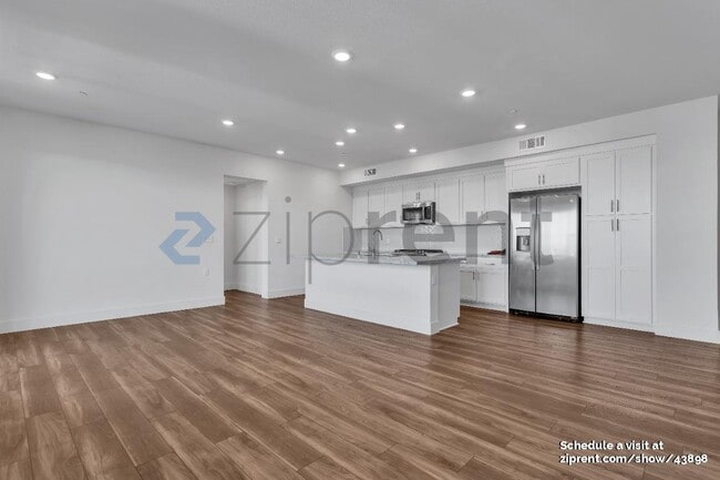 Building Photo - 3893 Quantum Dr