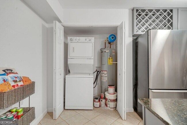 Building Photo - 1445 Monroe Dr NE