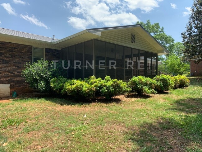 Building Photo - 85 Parkertown Rd