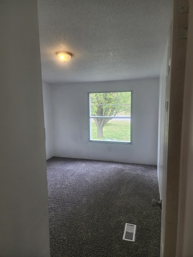 Building Photo - 11211 Allen Dr