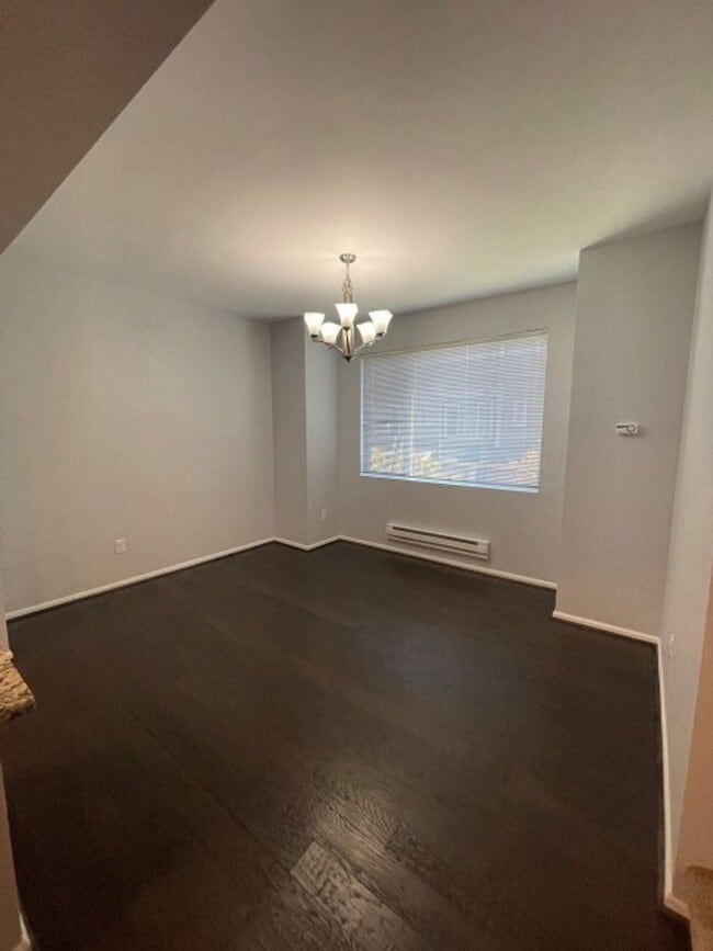 Building Photo - 3bd/3.5ba Bothell Townhouse