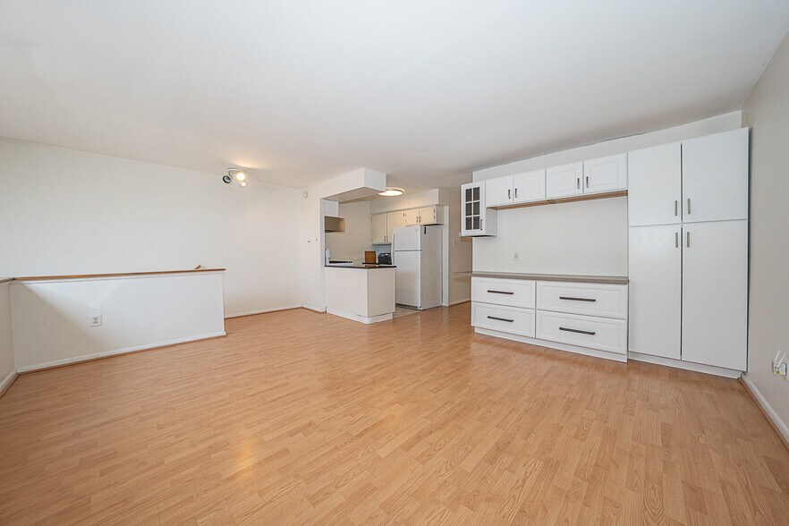 Building Photo - 765 N Ringgold St