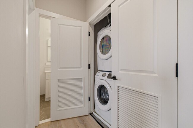 Building Photo - New Construction One Bedroom One Bathroom-Modern Living Off H Street!