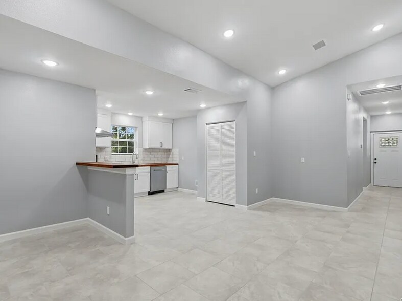 Building Photo - 1197 Chisolm Trail