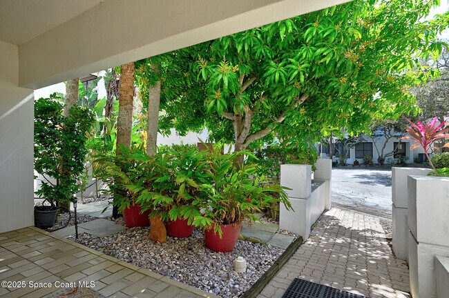 Building Photo - 272 Aquarina Blvd