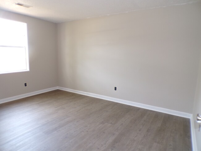 Building Photo - 2513 Ave I