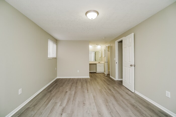 Building Photo - 3222 Fontaine Rd