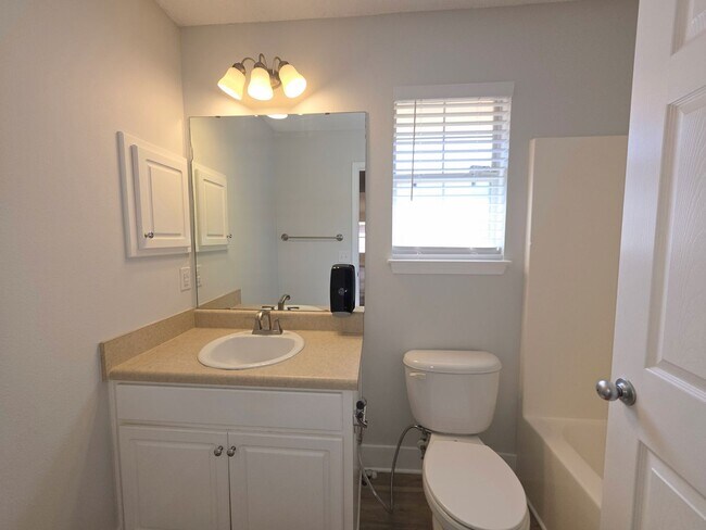 Building Photo - 5008 Orlando Ct