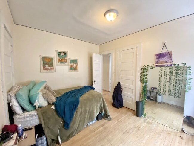 Building Photo - 2586 N Cramer St