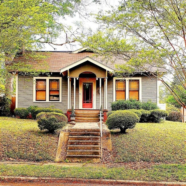 Primary Photo - 630 E 6th St