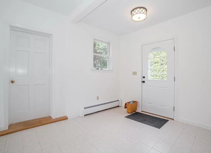 Building Photo - 39 Jackson St