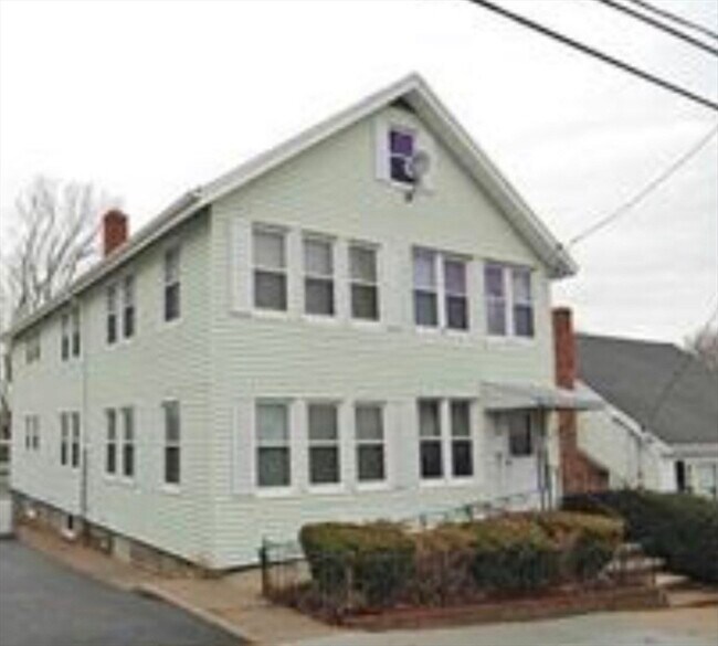 Building Photo - 11 Bateman St