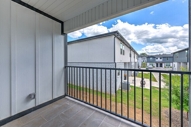 Building Photo - 1082 S Benchmark Ln