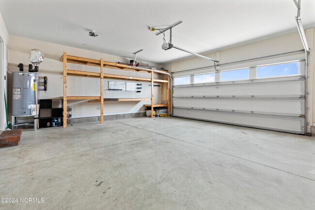 Building Photo - 200 Mia Ct