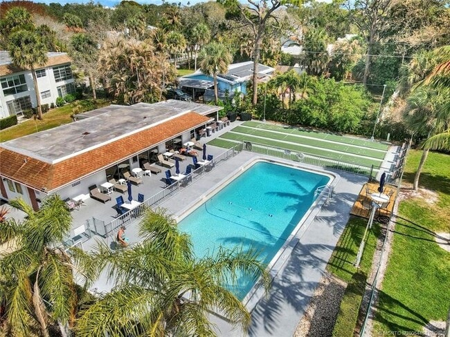 Building Photo - 2950 SE Ocean Blvd