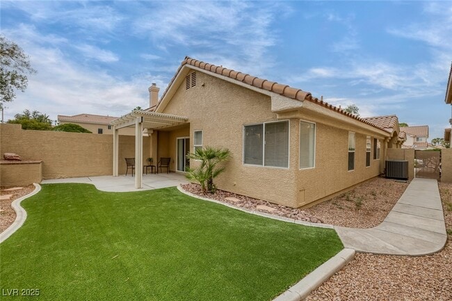 Building Photo - 8249 Peaceful Canyon Dr