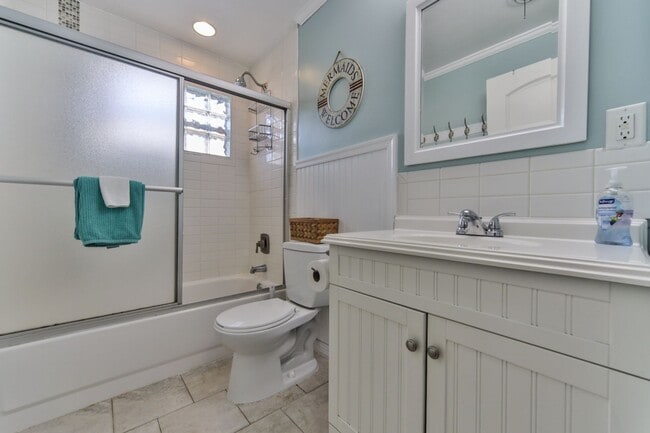 Building Photo - Vacation Rental Amazing Pet Friendly 3 Bed House with a Heated Pool