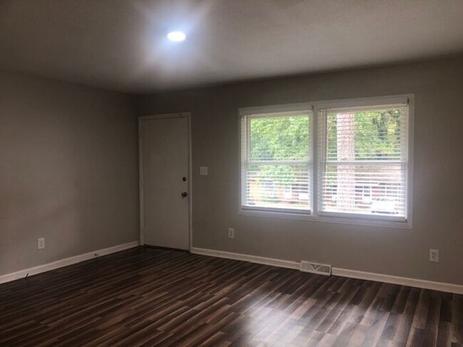 Building Photo - ALL NEW INSIDE!!!-Two Bedroom Duplex with ...