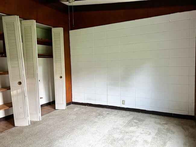 Building Photo - 208 Westminster Dr