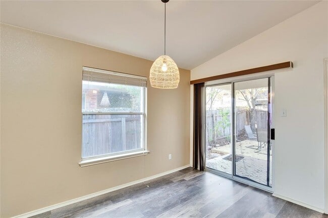 Building Photo - 2512 Jesse Owens Dr