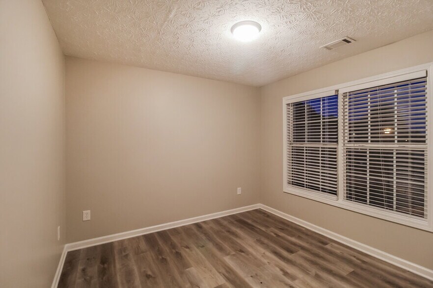 Building Photo - 29 Windcrest Dr