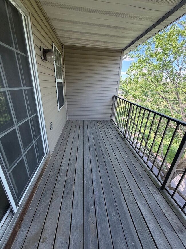 Building Photo - 3 Bedroom Seven Oaks Condo