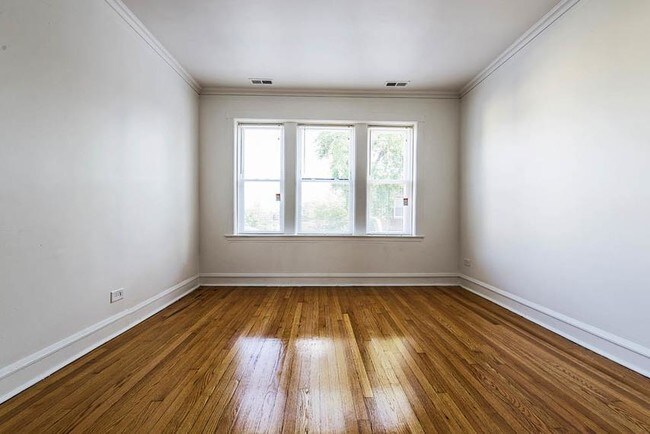 Building Photo - 5401-5409 LeMoyne St