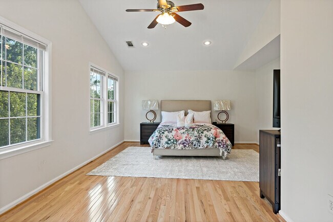 Building Photo - 6505 Columbia Pike