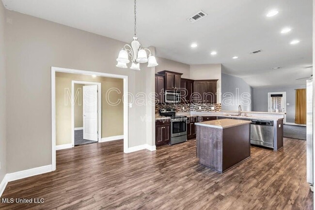 Building Photo - 18020 Canal Landing Dr