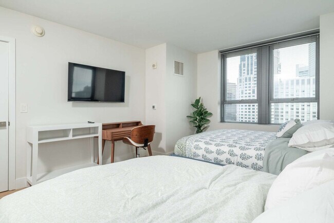 Building Photo - 677-679 Washington Street-SI ID1322145P