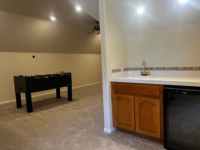 Building Photo - MORGAN HILL Expansive 6 bedroom, 4.5 bathroom home