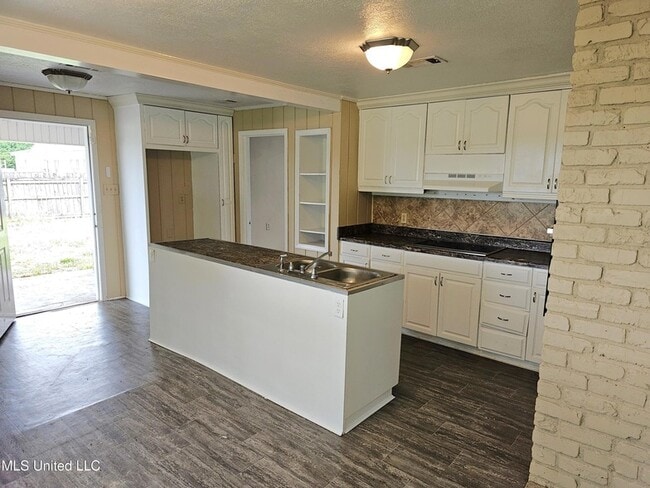 Building Photo - 12090 Newton County Martin Rd