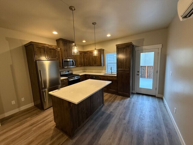 Building Photo - ree20124