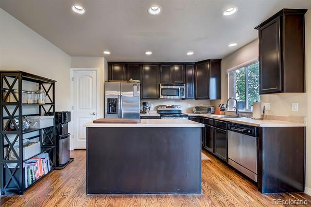 Building Photo - 8013 Pinfeather Dr