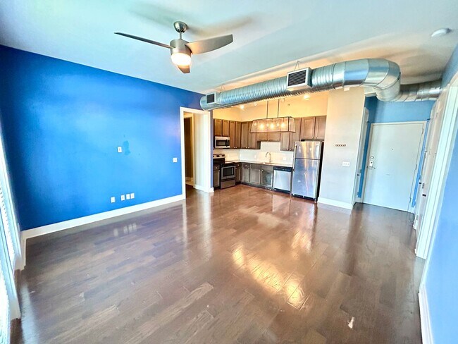 Building Photo - 2 Bedroom Condo In A Very Desirable Gated ...