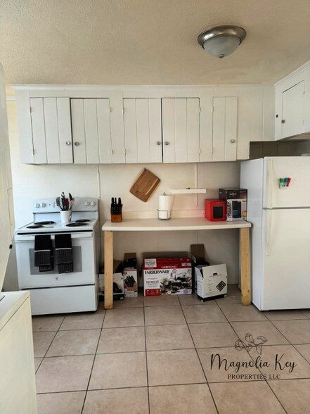 Building Photo - 7203 Porcher Dr