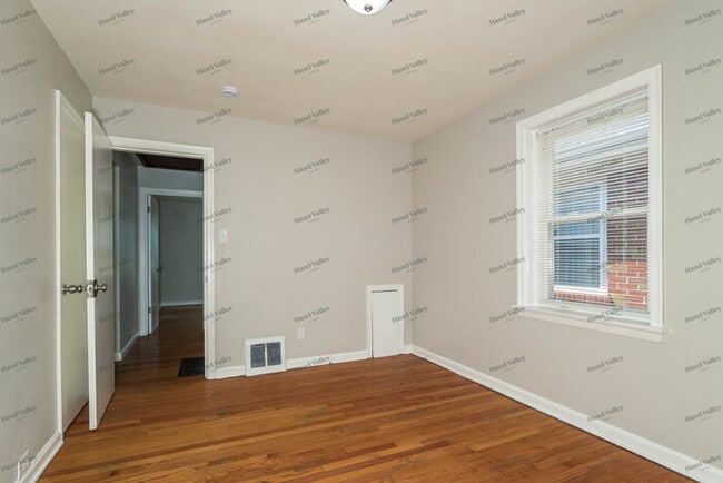 Building Photo - 1152 Watts St