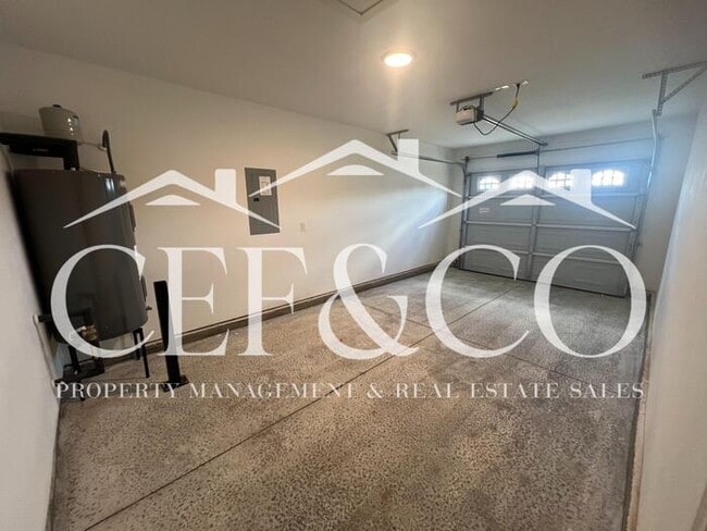 Building Photo - Price Improvement! Stunning New Constructi...