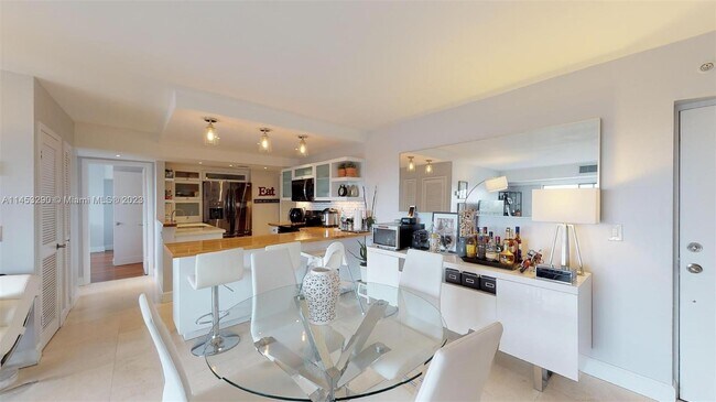 Building Photo - 77 Crandon Blvd