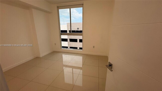 Building Photo - 7875 NW 107th Ave